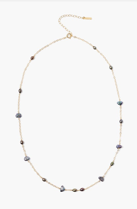 Peacock Pearl Short Necklace