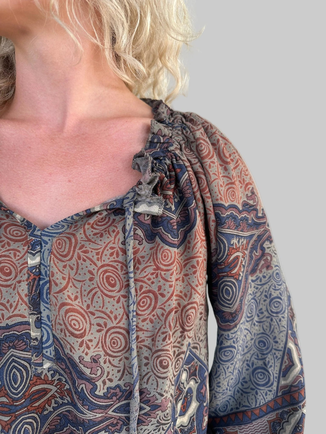 Print Peasant Top - Brown/Navy - Jaffi's