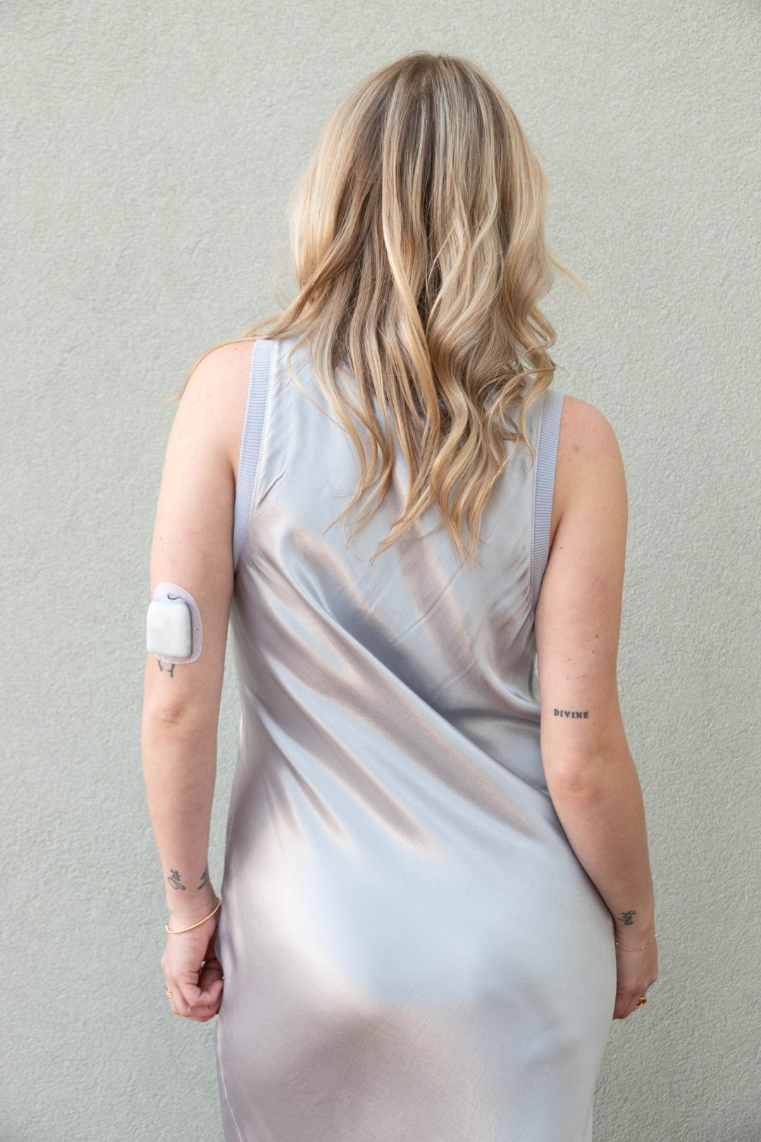 Randi Satin V Neck Midi Dress - Zinc - Jaffi's