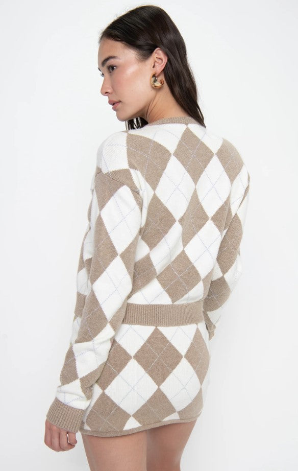Thow On Cardigan - Neutral Argyle Knit