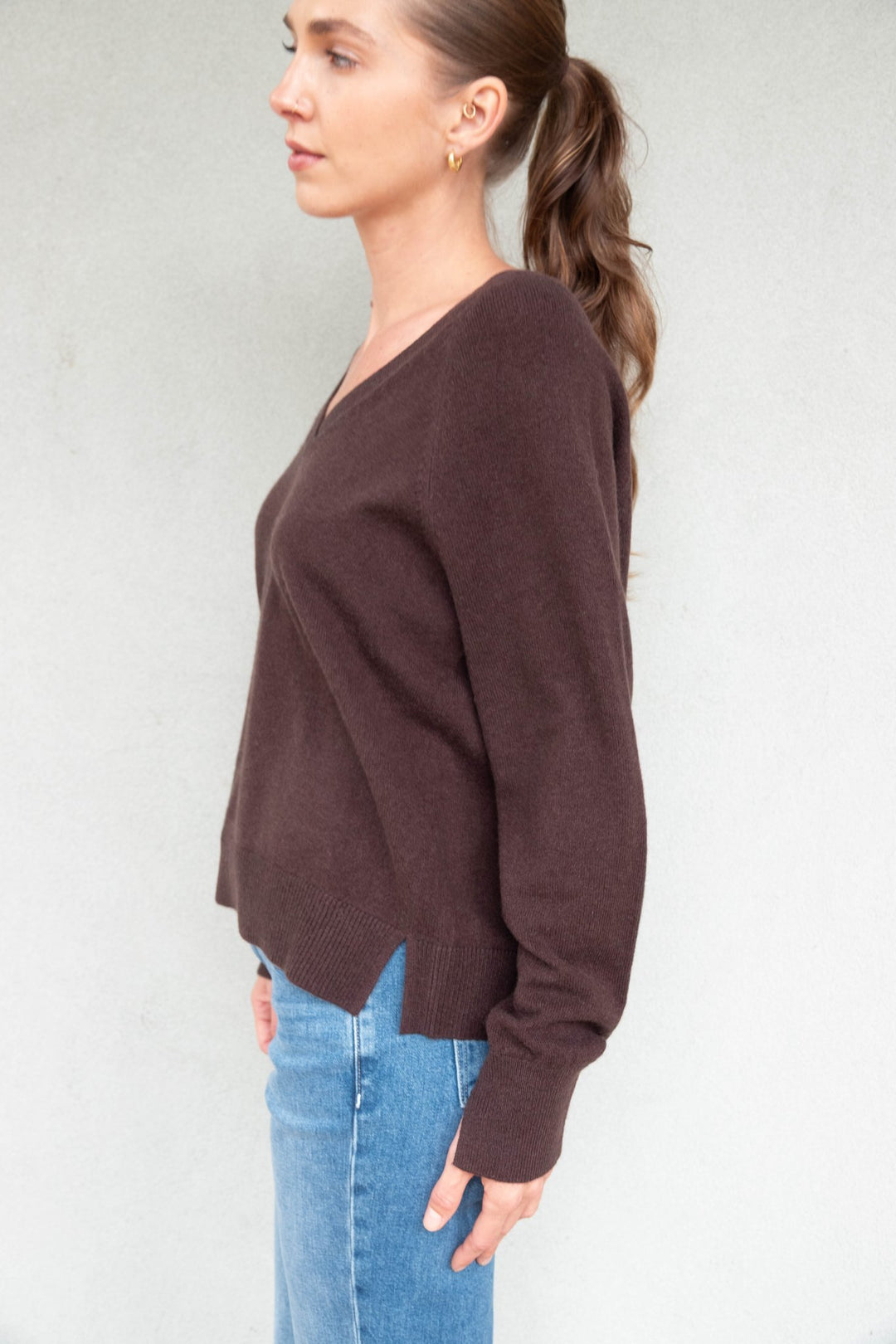 Tori V Neck Cashmere Sweater - Java - Jaffi&