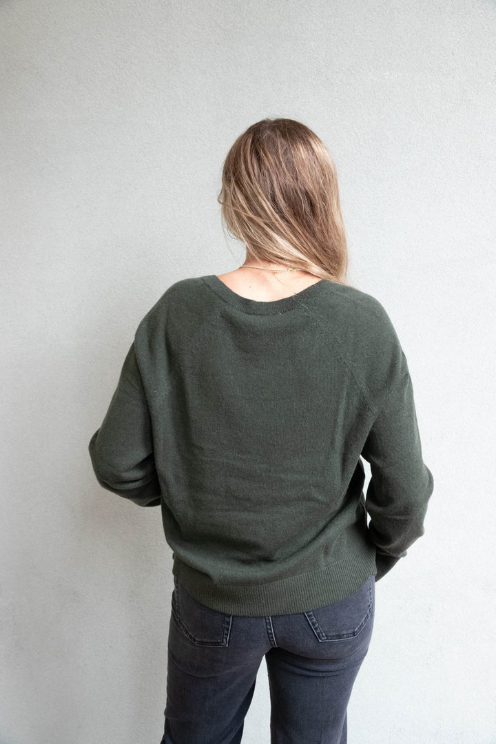 Tori V Neck Cashmere Sweater - Pine - Jaffi&