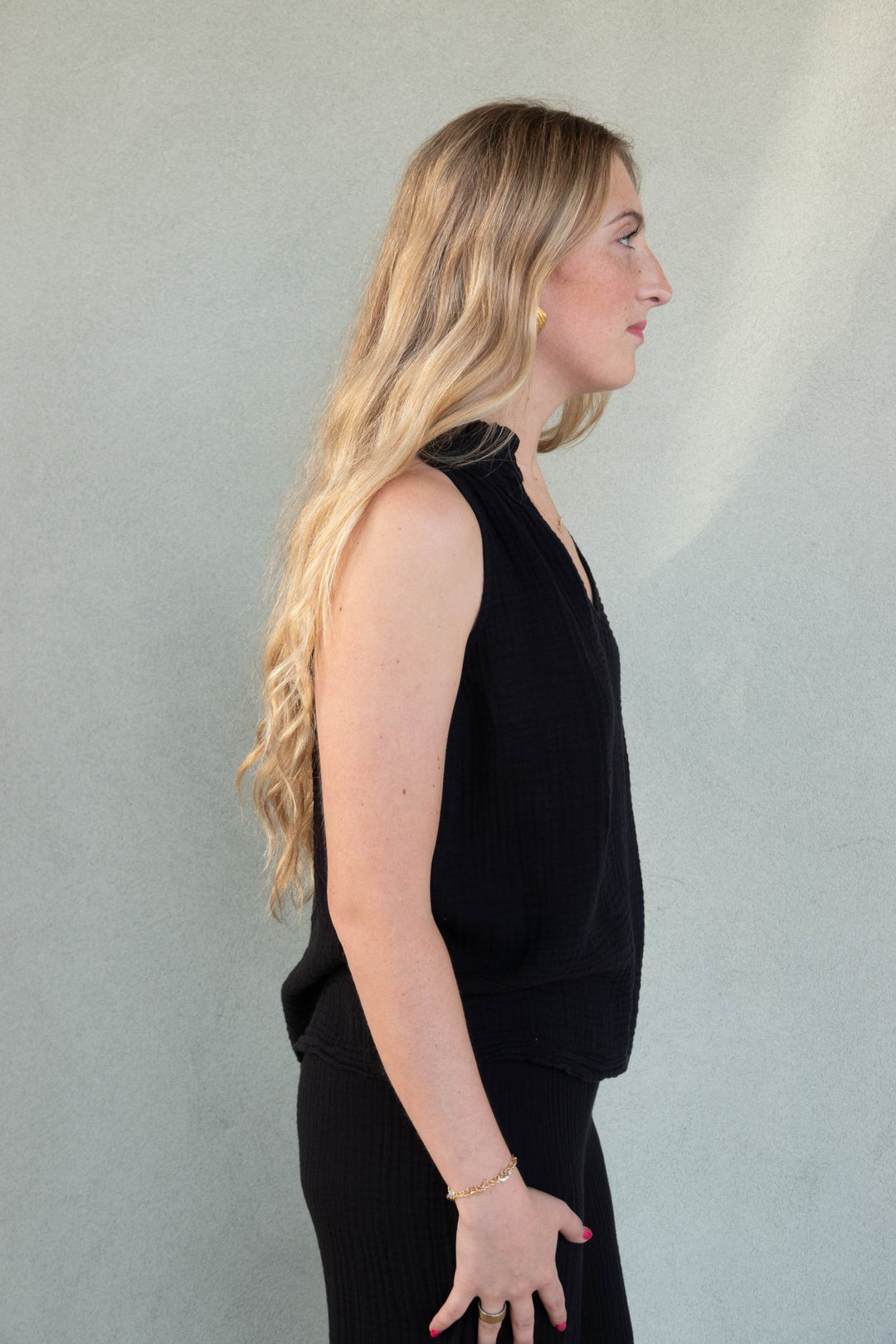 Viola Gauze Split Neck Tank - Black - Jaffi's