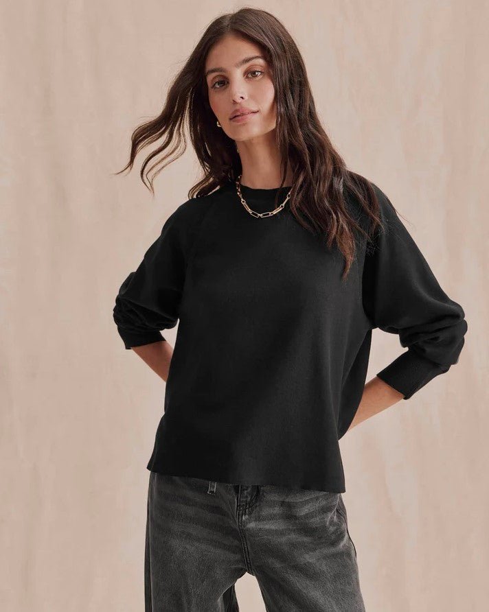 Winslow Raglan Top - Black - Jaffi&