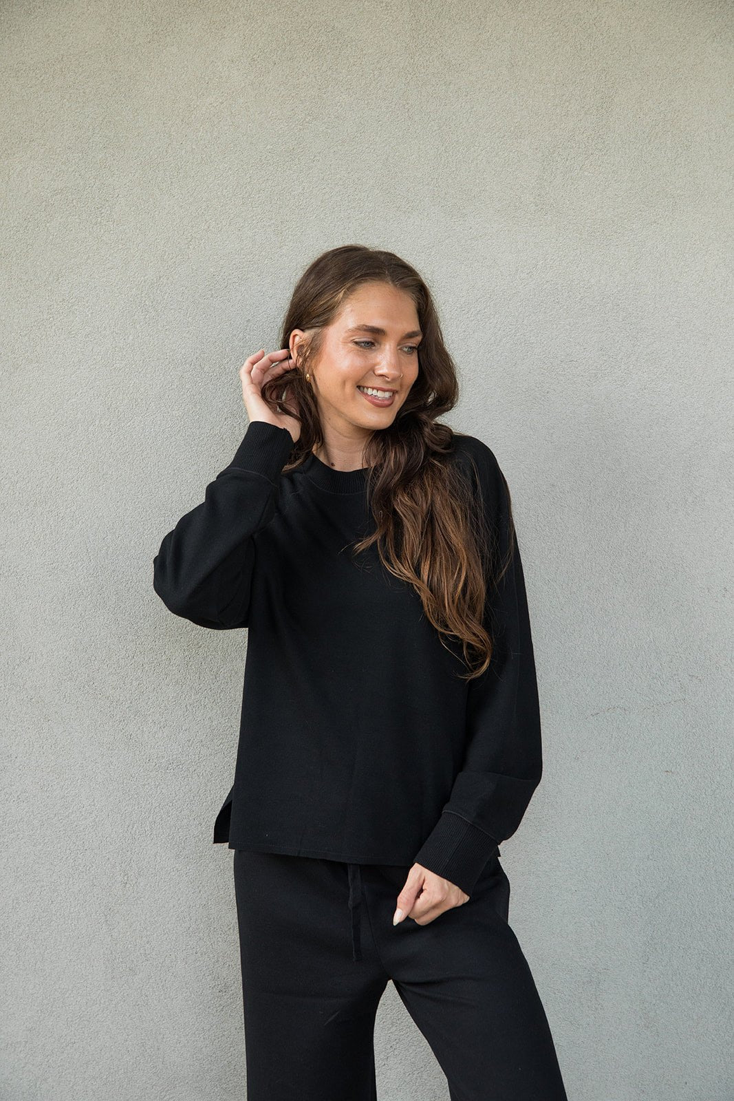 Winslow Raglan Top - Black - Jaffi's