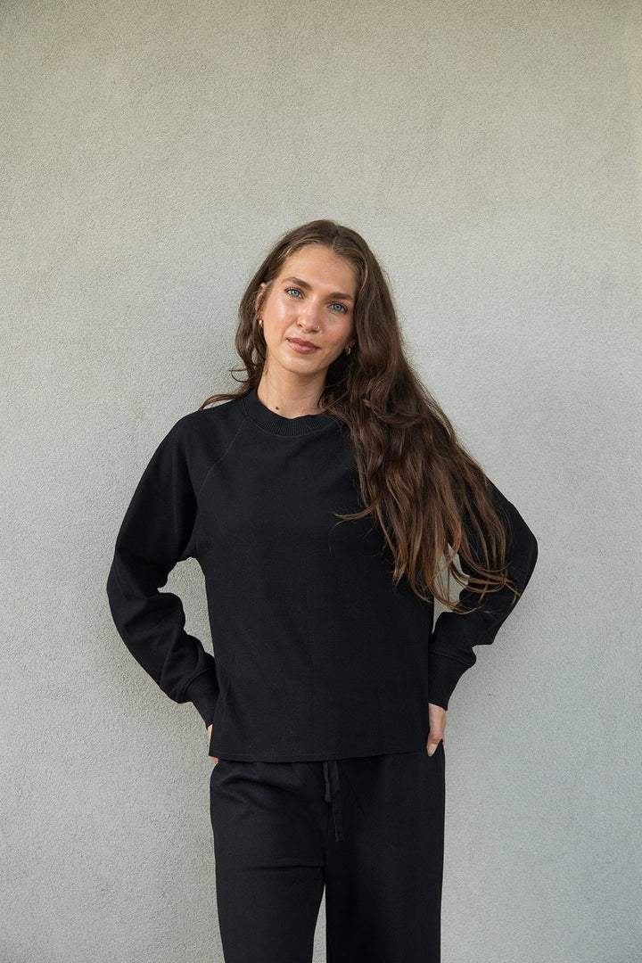 Winslow Raglan Top - Black - Jaffi&