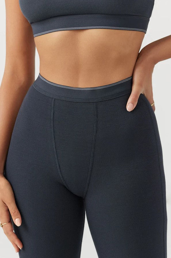 
                  
                    Essential Legging Joah Brown
                  
                