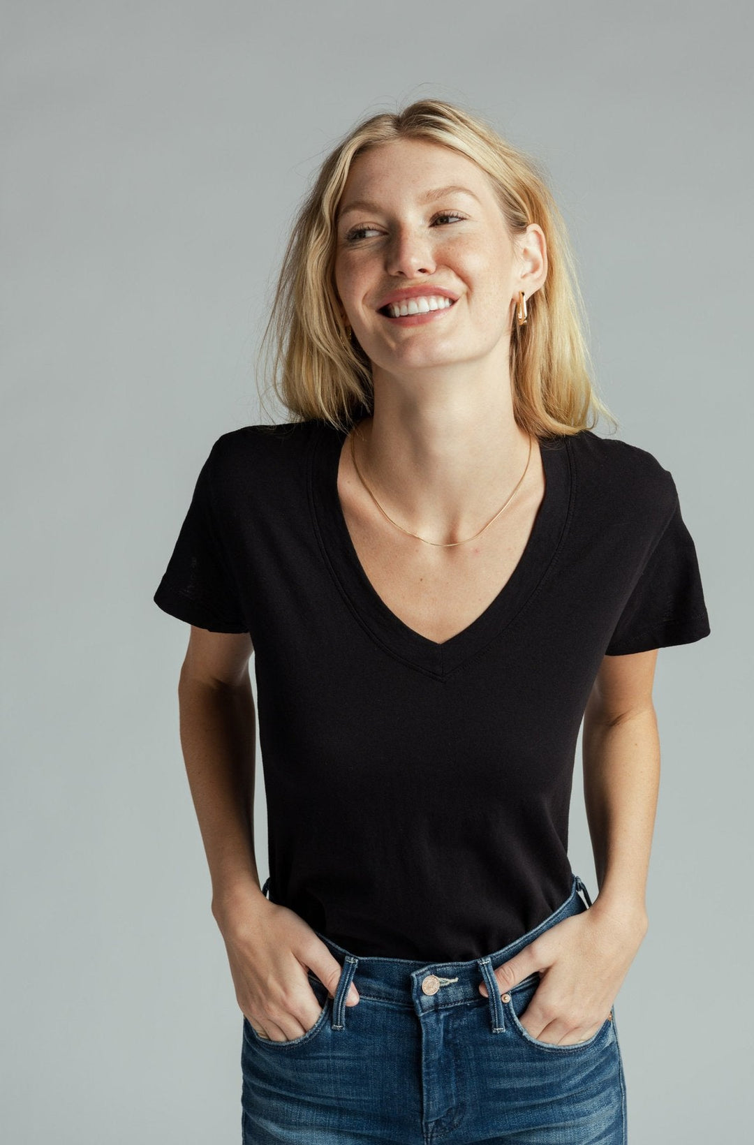 Hendrix V Neck Tee - True Black - Jaffi's